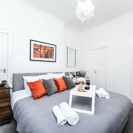 Klass Living - Dalmarnock Bridge Apartment, Rutherglen Apartment *