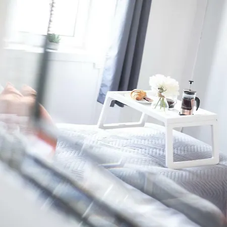 Klass Living - Dalmarnock Bridge Apartment, Rutherglen Apartment Glasgow