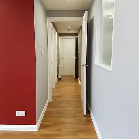 Apartment Glasgow's Modern & Stylish 3 Bedroom Aparment