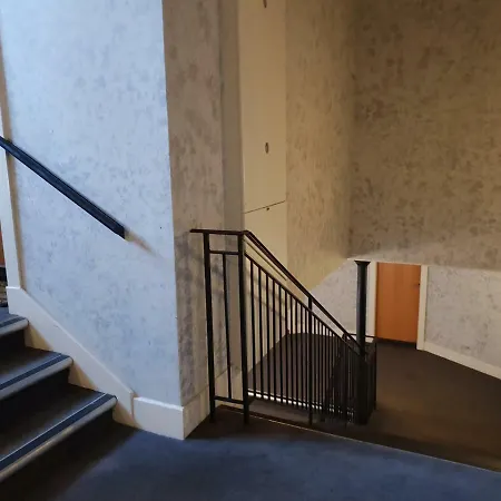 Perfect Near Town Apartment *