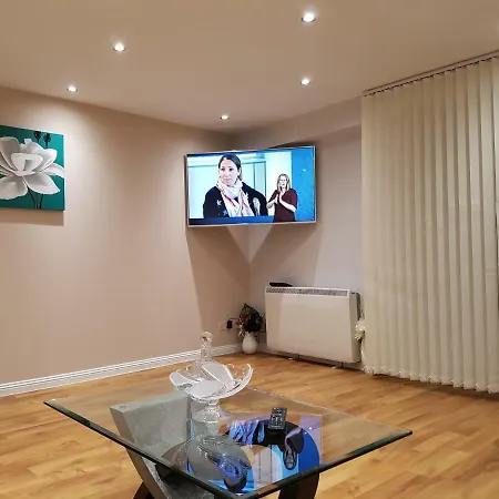 Glasgow's Centre Refined 3 Bedroom