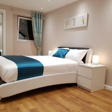 Glasgow's Centre Refined 3 Bedroom Glasgow