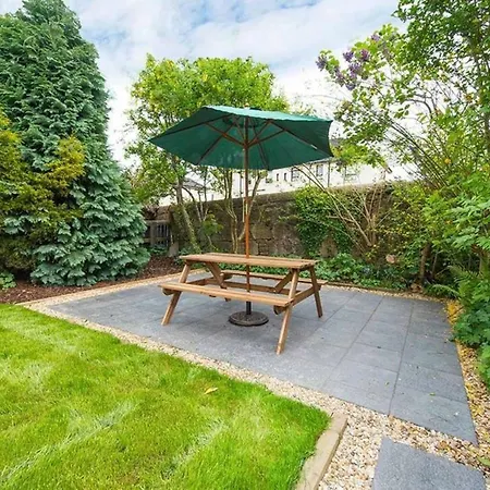 Villa Beautiful Mairi Glasgow
