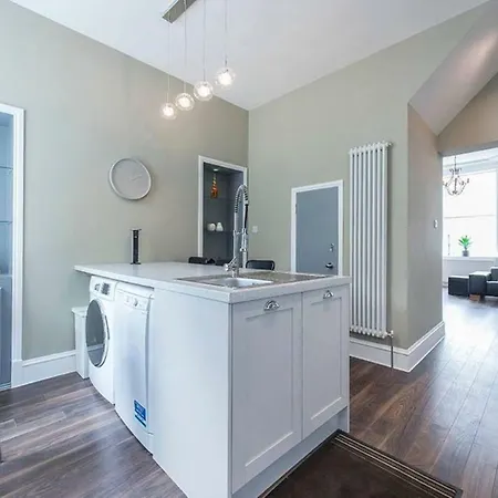 Beautiful Mairi Villa Glasgow