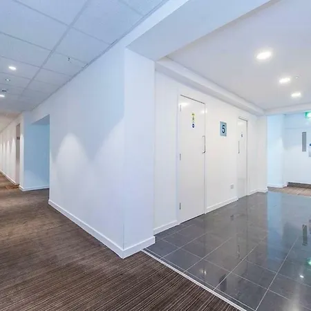 The Pinnacle Apartment *