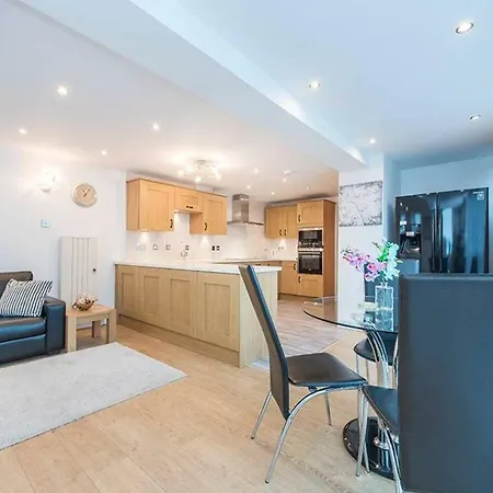 The Pinnacle Apartment *