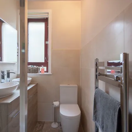 Bright, Spacious & Peaceful In Sunny Dennistoun Appartamento Glasgow