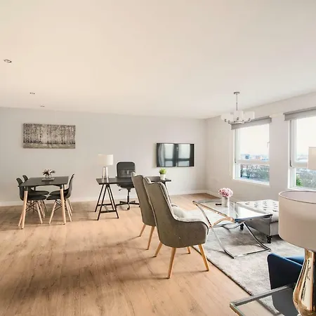 Luxury 2 Bed 2 Bath - Free Parking Glasgow
