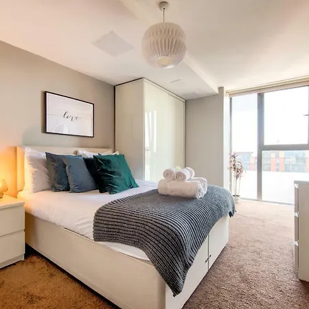 City Centre Riverview With Free Parking And Balcony *