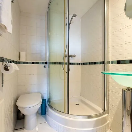 City Centre Riverview With Free Parking And Balcony