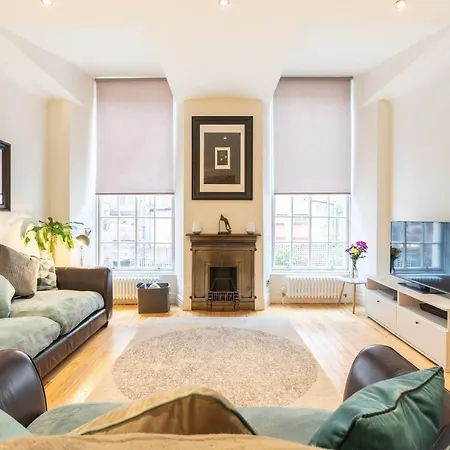 Charing Cross 3 - 4bed-historical - Townhouse In City * Glasgow