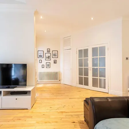 Holiday home Charing Cross 3 - 4bed-historical - Townhouse In City *