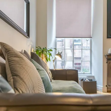 Charing Cross 3 - 4bed-historical - Townhouse In City Holiday home *