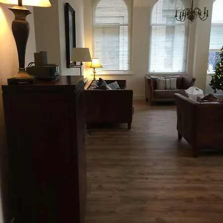 Apartment 10 Buchanan Street