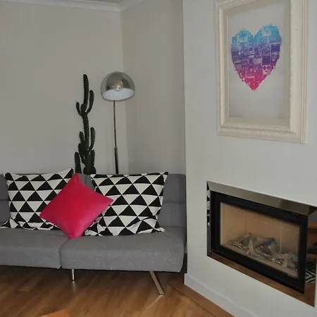 Fantastic 3 Bedroom House In Langside/shawlands