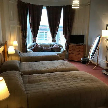 Πανσιόν Glades House 4*