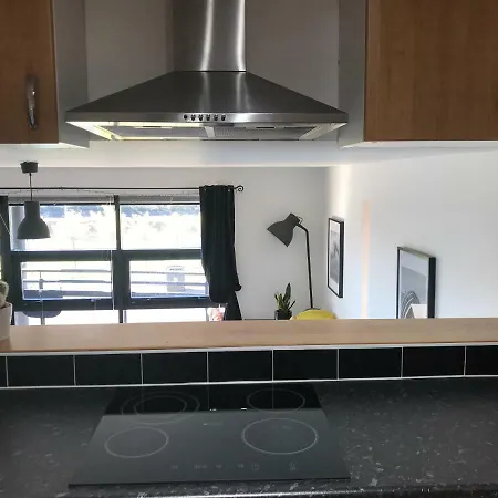 Apartment City Centre Riverside With Private Parking *