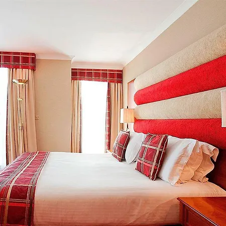 Carlton George Hotel 4*