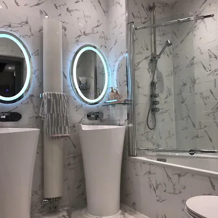2 Bed Chic In Centre Appartement *