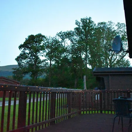 公寓 At Loch Lomond