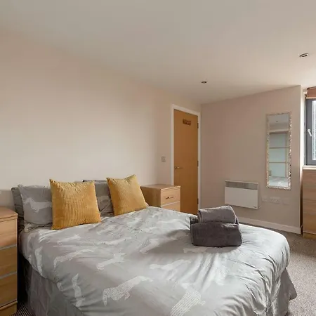 Modern Riverfront Apt. 10 Mins From Hydro/secc *