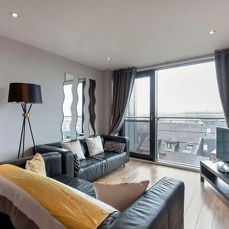 Modern Riverfront Apt. 10 Mins From Hydro/secc グラスゴー
