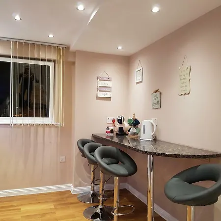 Glasgow's Centre Refined 3 Bedroom Appartamento *