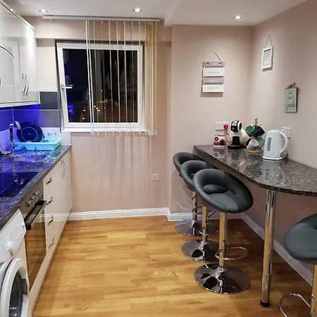 Glasgow's Centre Refined 3 Bedroom
