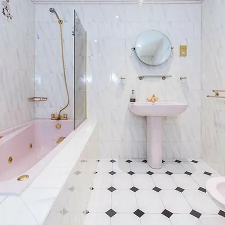 Grosvenor Apartment Glasgow