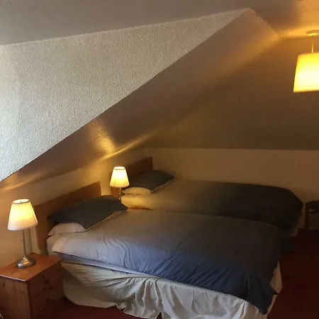 Pensión Glades House 4*