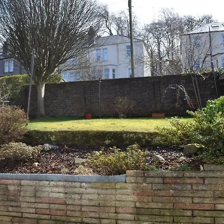 Fantastic 3 Bedroom House In Langside/shawlands