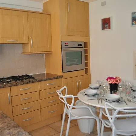 Fantastic 3 Bedroom House In Langside/shawlands Hébergement de vacances *
