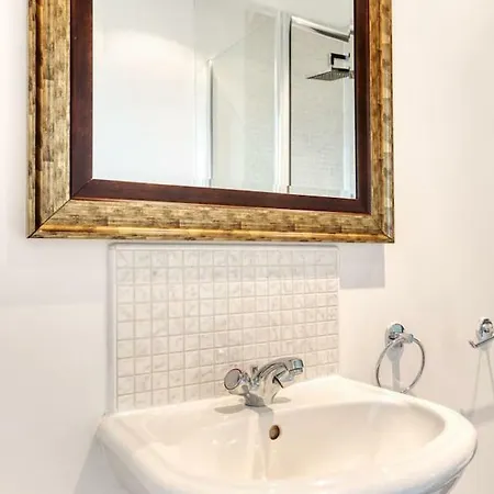 Urban Oasis Modern & Stylish Walk Everywhere Appartamento *