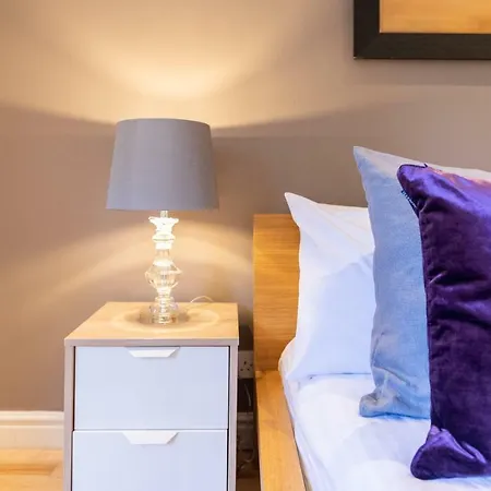Charing Cross 3 - 4bed-historical - Townhouse In City