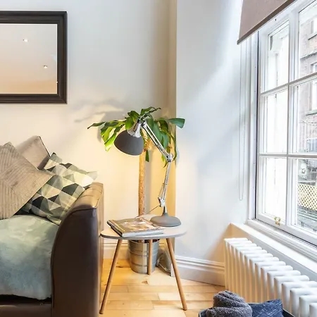 Charing Cross 3 - 4bed-historical - Townhouse In City Holiday home Glasgow