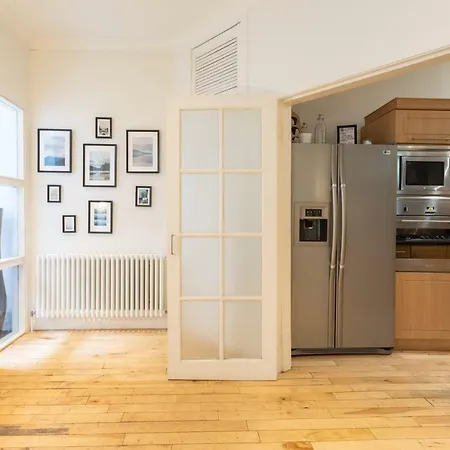 Charing Cross 3 - 4bed-historical - Townhouse In City Holiday home Glasgow