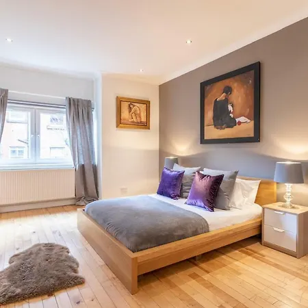 Holiday home Charing Cross 3 - 4bed-historical - Townhouse In City Glasgow