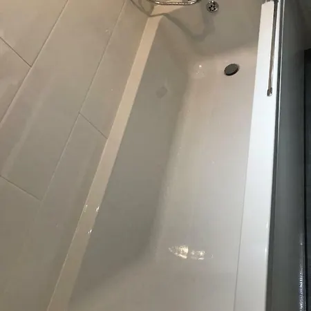 City Centre Riverside With Private Parking Apartment *