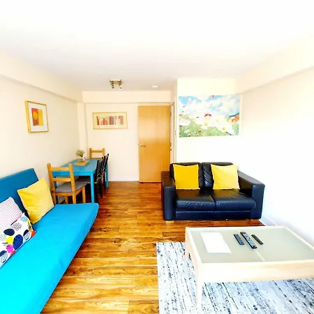 Bright, Spacious 2 Bedroom In The Heart Of City Glasgow