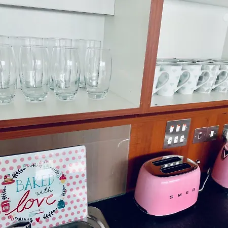 Centre - The Penthouse With Riverviews -