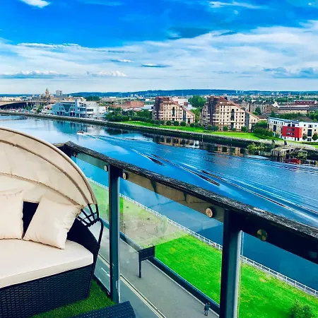 Apartmán Centre - The Penthouse With Riverviews - *