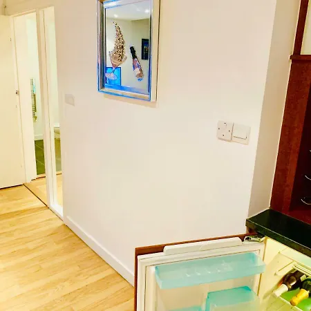 Centre - The Penthouse With Riverviews - *