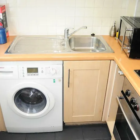 Bright City Centre House - Private Garden & Parking! Ferienhaus Glasgow
