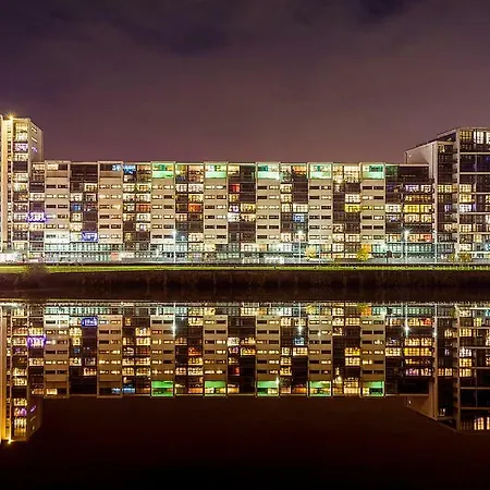 Centre - The Penthouse With Riverviews -