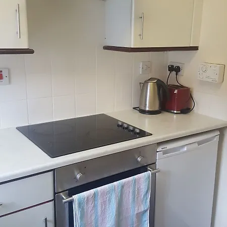 North Woodside Place - 1 Bedroom * Glasgow