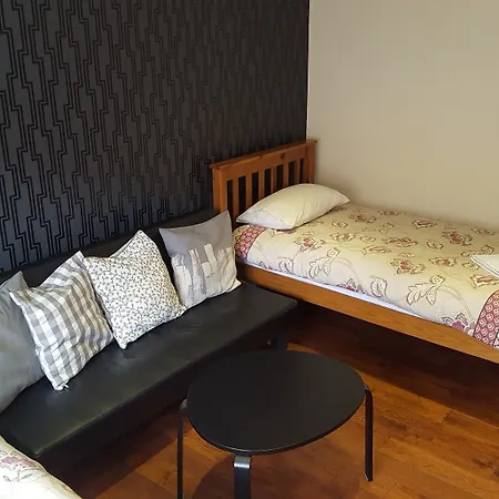 North Woodside Place - 1 Bedroom *
