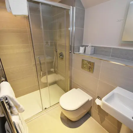 Glynhill & Near Airport