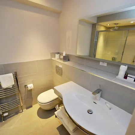 Glynhill & Near Airport 4* Glasgow