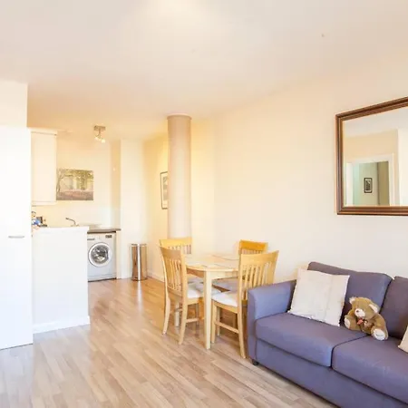 Stylish Merchant Flat Glasgow