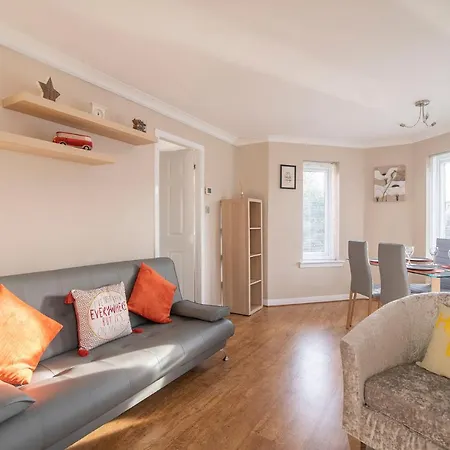 The Cluthar - Ground Floor West End Centre Rockvilla Flat & Parking *